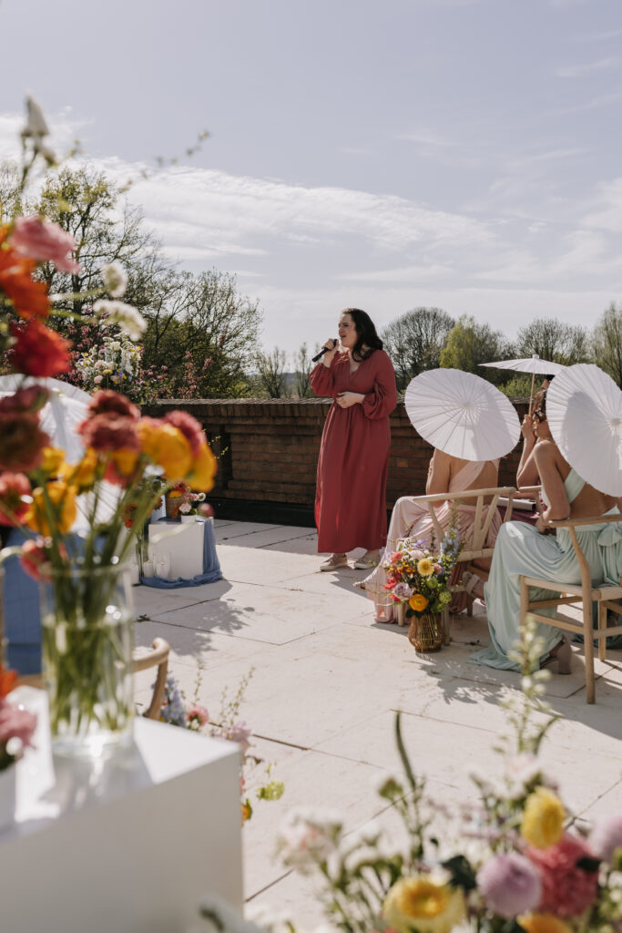 Veronika Rodriguez Hochzeitsplanerin für Mülheim an der Ruhr und Umgebung, Freie Trauung , Sängerin singt